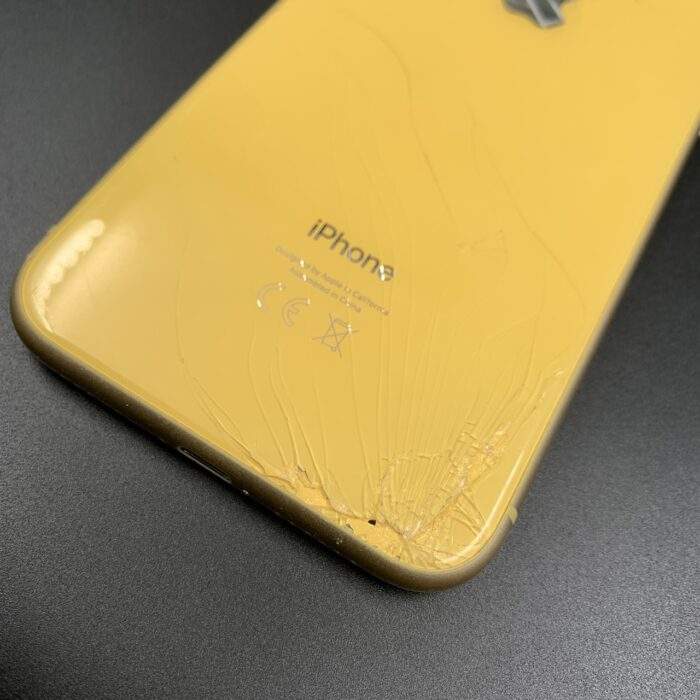 iPhone XR 64GB Yellow (Cracked Back) - Image 7