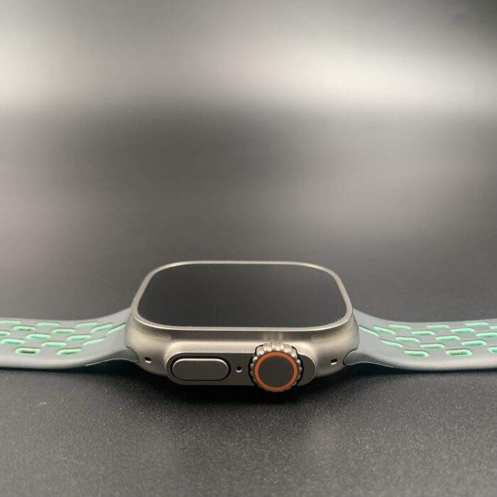 Apple Watch Ultra 49MM Titanium GPS+Cellular - Image 2
