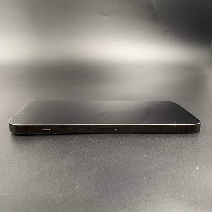 iPhone 13 Pro Max 256GB Graphite (Hairline Crack) - Image 4