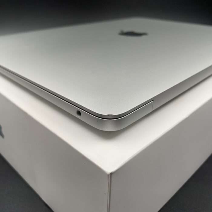 Macbook Air M1 256GB Silver - Image 3