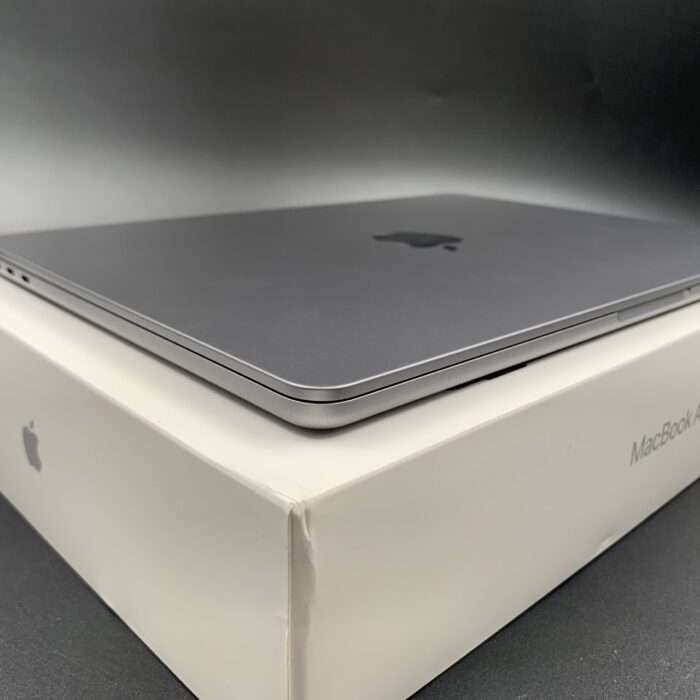 Macbook Air M2 256GB Space Grey - Image 2