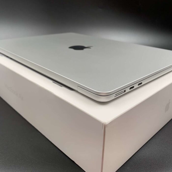 Macbook Air M2 13" 512GB Starlight - Image 5