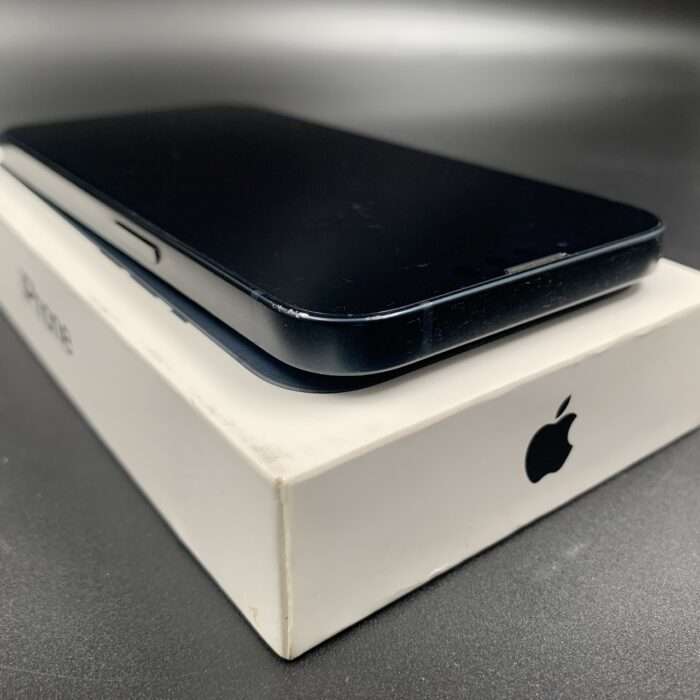 iPhone 13 128GB Midnight - Image 4