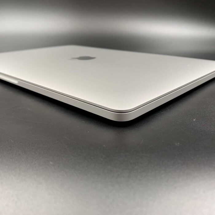 Macbook Pro 13" 2020 1,4GHz i5 8GB 256GB Silver - Image 3