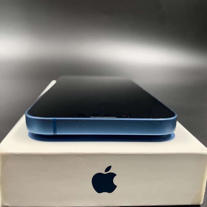 iPhone 13 256GB Blue - Image 4