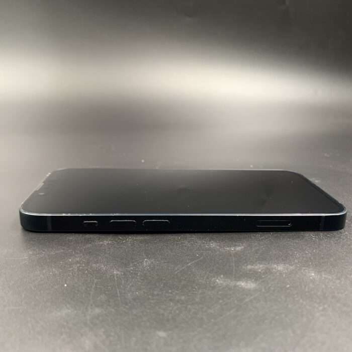 iPhone 13 128GB Midnight - Image 4