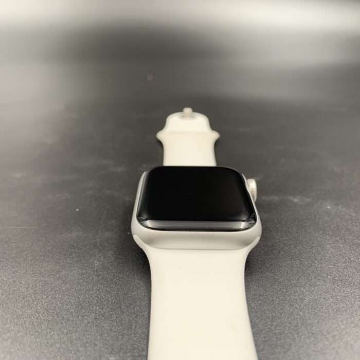 Apple Watch SE (Gen 2) 40MM Silver - Image 5