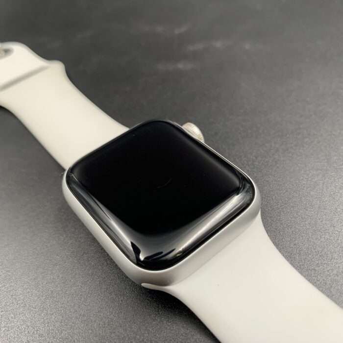 Apple Watch SE (Gen 2) 40MM Silver - Image 6