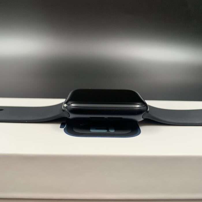 Apple Watch SE (Gen 2) Midnight 44MM - Image 5
