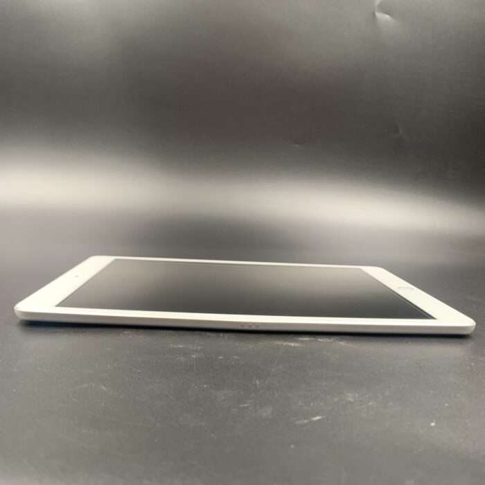 iPad 7th Gen 32GB Wifi Silver - Image 4