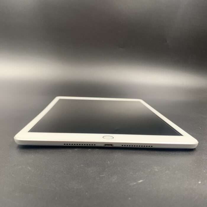 iPad 7th Gen 32GB Wifi Silver - Image 5