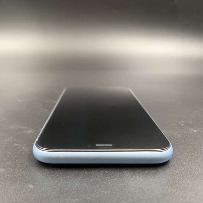 iPhone XR 64GB Blue - Image 3