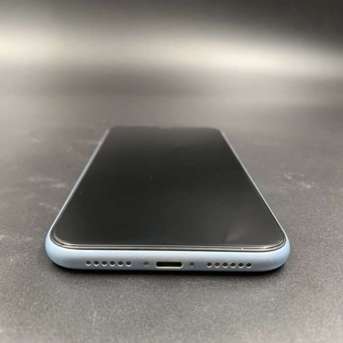 iPhone XR 64GB Blue - Image 5