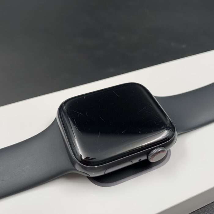 Apple Watch Series 6 44MM Space Grey GPS+Cellular - Image 6