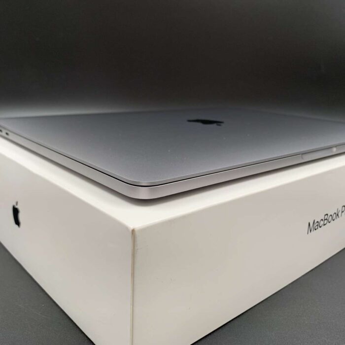 Macbook Pro 13" 2019 | 1,4GHz i5 | 8GB | 128GB Space Grey - Image 2