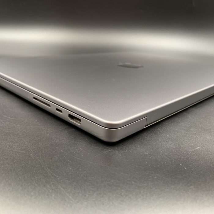 MacBook Pro 16" M1 Pro 1TB SSD | 16GB Ram | Space Grey - Image 5