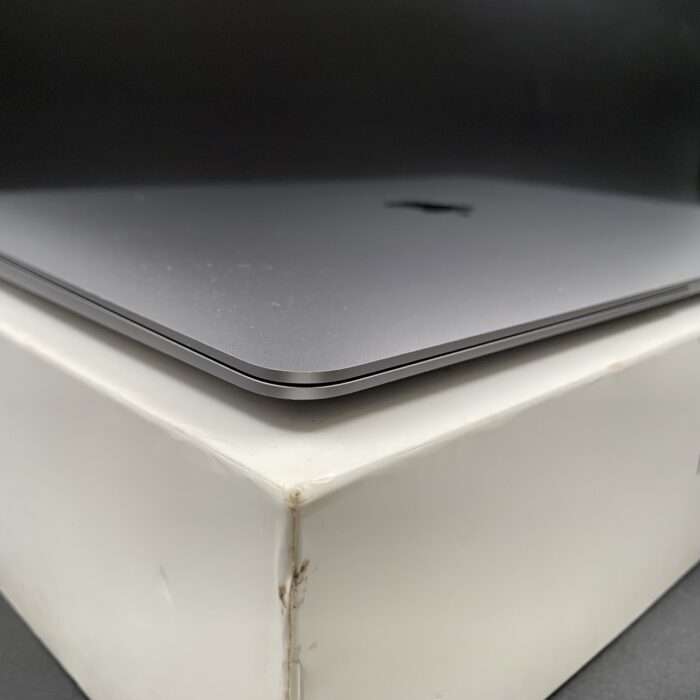 Macbook Air M1 13-inch 256GB Space Grey - Image 2
