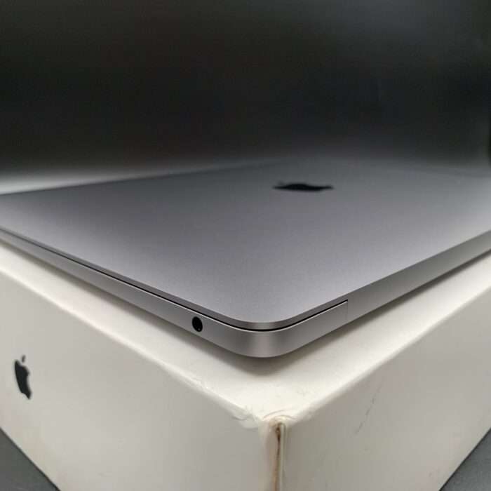 Macbook Air M1 13-inch 256GB Space Grey - Image 4
