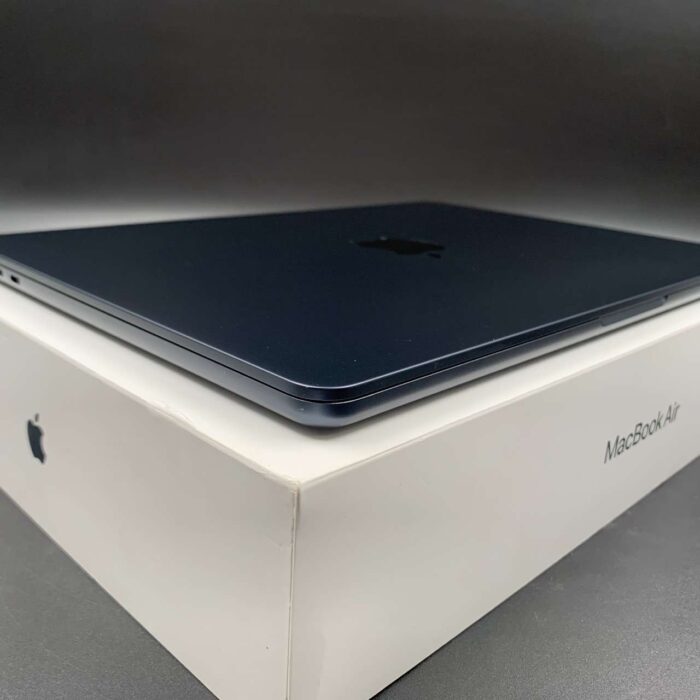 Macbook Air M3 13-inch 256GB Midnight - Image 2