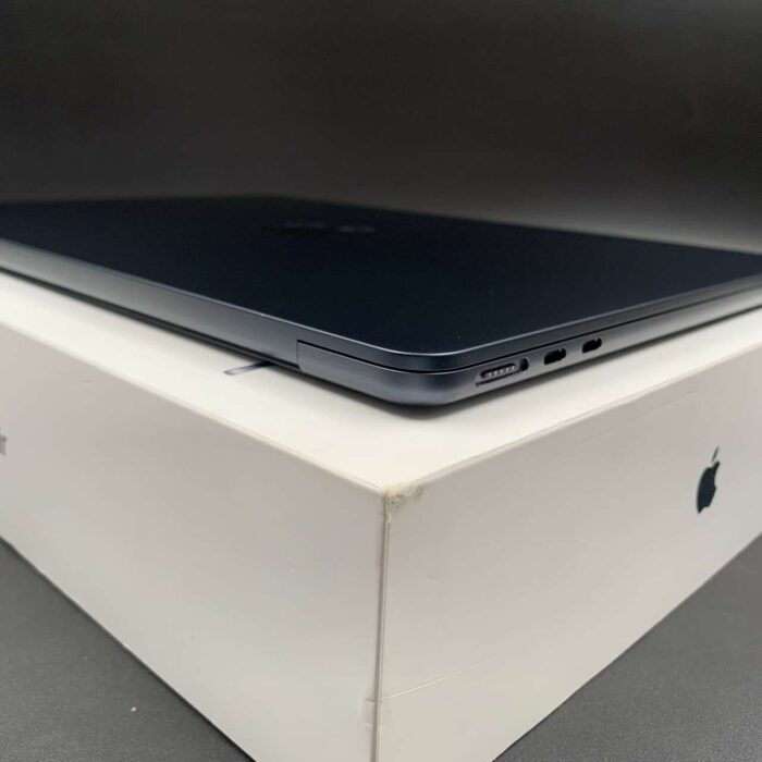 Macbook Air M3 13-inch 256GB Midnight - Image 5