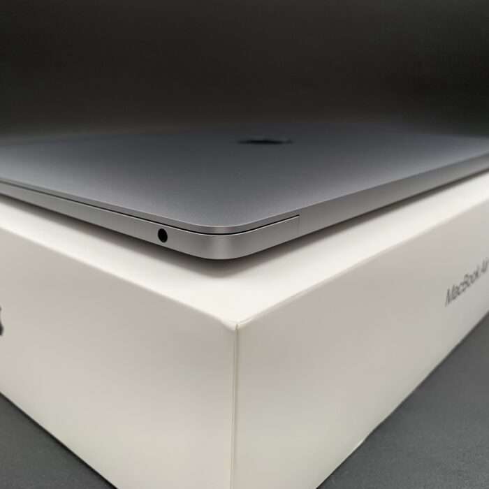 Macbook Air M1 13-inch 256GB Space Grey - Image 4