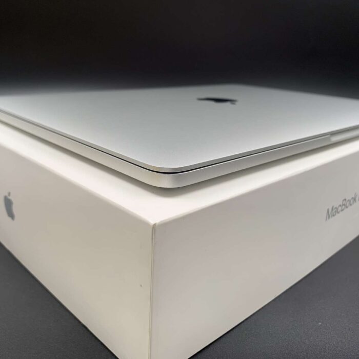 Macbook Pro 13" 2017 | 2,3GHz i5 | 8GB | 128GB Space Grey - Image 2