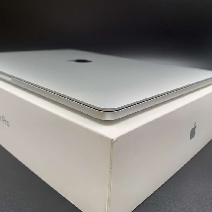 Macbook Pro 13" 2017 | 2,3GHz i5 | 8GB | 128GB Space Grey - Image 3