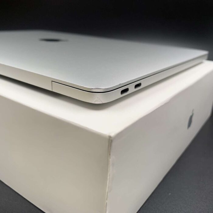 Macbook Pro 13" 2017 | 2,3GHz i5 | 8GB | 128GB Space Grey - Image 5