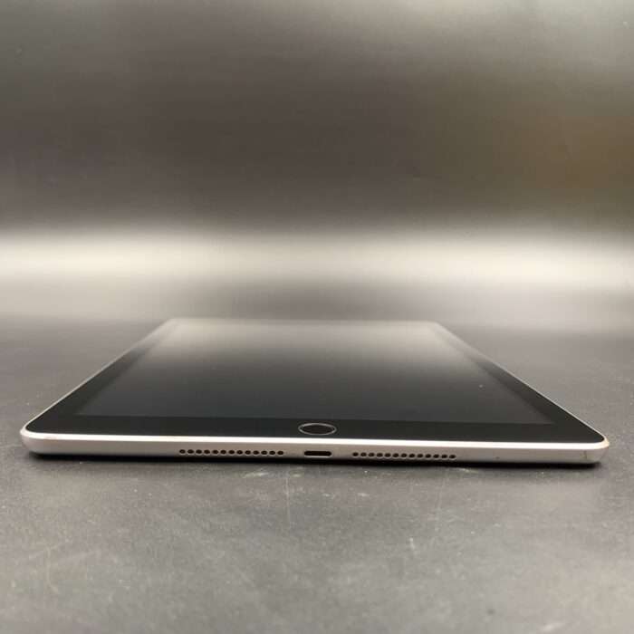 iPad 5th Gen 32GB Wifi + Cellular Space Grey - Image 5