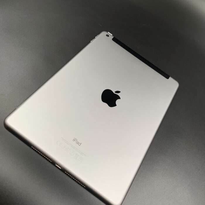 iPad 5th Gen 32GB Wifi + Cellular Space Grey - Image 6