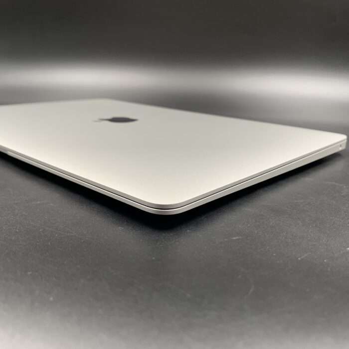Macbook Air M1 13-inch 256GB Silver - Image 3