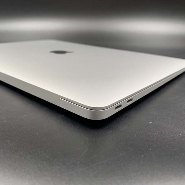 Macbook Air M1 13-inch 256GB Silver - Image 5