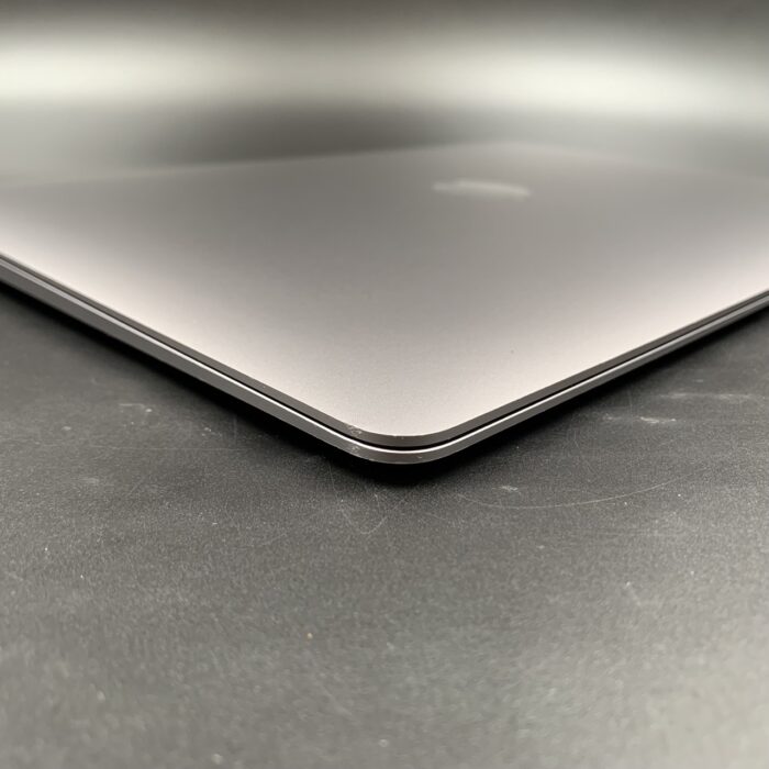 Macbook Air 13" 2018 | 1,6GHz i5 | 8GB | 256GB Space Grey - Image 2