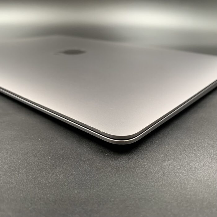Macbook Air 13" 2018 | 1,6GHz i5 | 8GB | 256GB Space Grey - Image 3