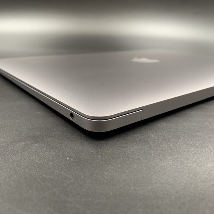 Macbook Air 13" 2018 | 1,6GHz i5 | 8GB | 256GB Space Grey - Image 4