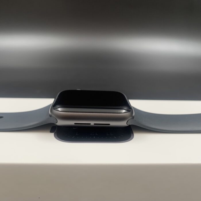 Apple Watch SE 41MM Cellular - Image 4
