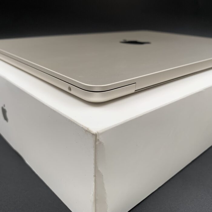 Macbook Air M3 13-inch 256GB Starlight - Image 3