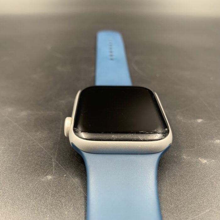 Apple Watch SE 44MM Silver - Image 3