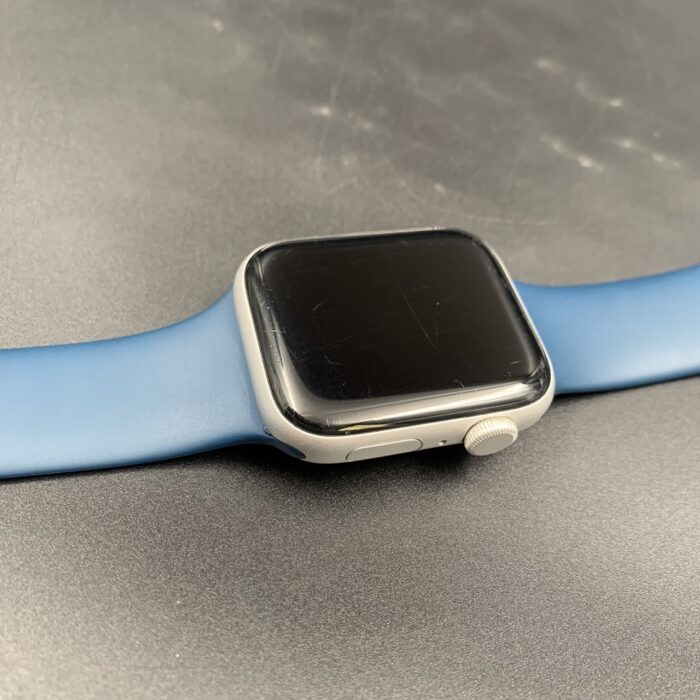 Apple Watch SE 44MM Silver - Image 6