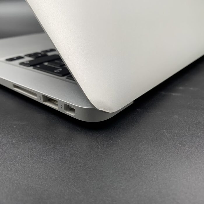 Macbook Air 13" 2017 128GB Silver - Image 5