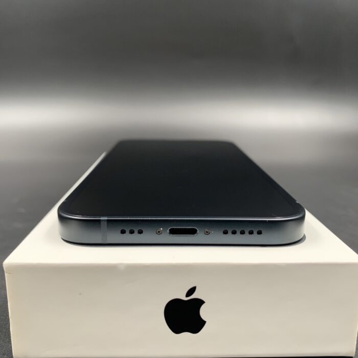 iPhone 13 128GB Midnight - Image 6