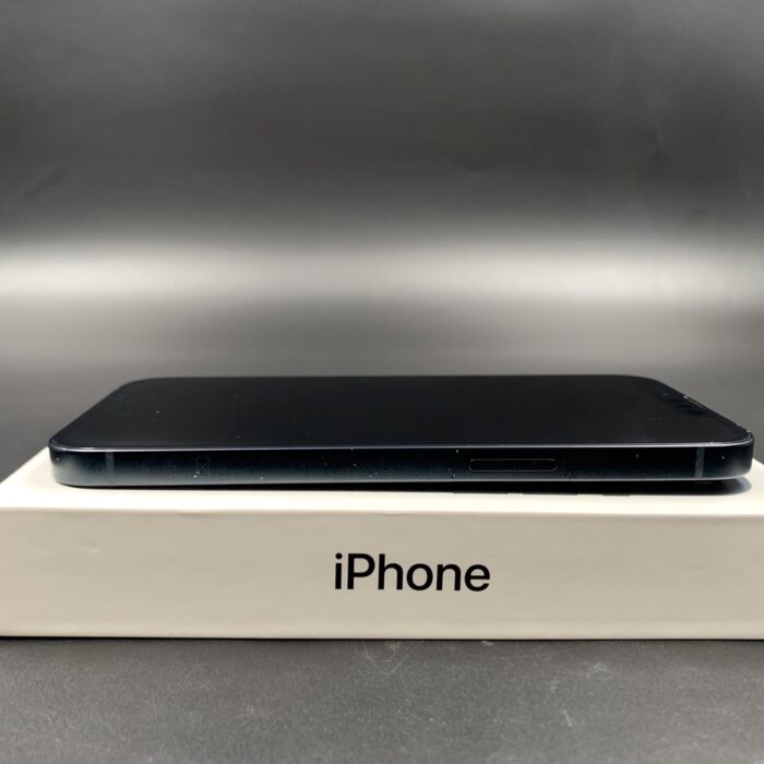 iPhone 13 128GB Midnight - Image 3