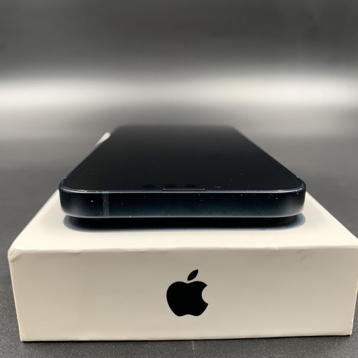 iPhone 13 128GB Midnight - Image 4