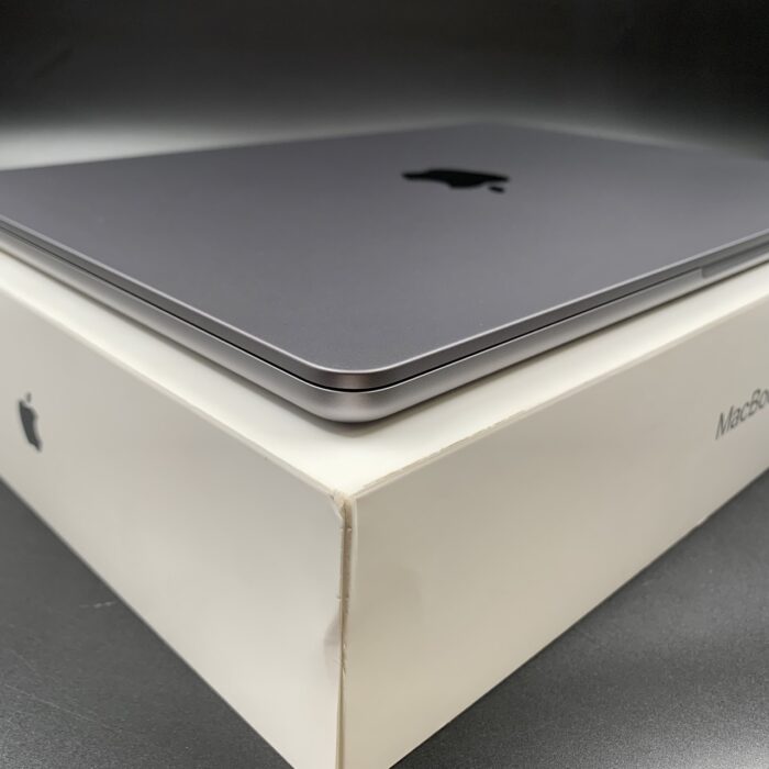 Macbook Air M3 13-inch 512GB Space Grey - Image 2