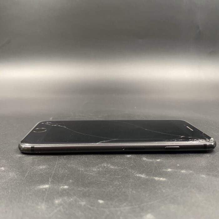 iPhone 7 32GB Black (Cracked Screen) - Image 2