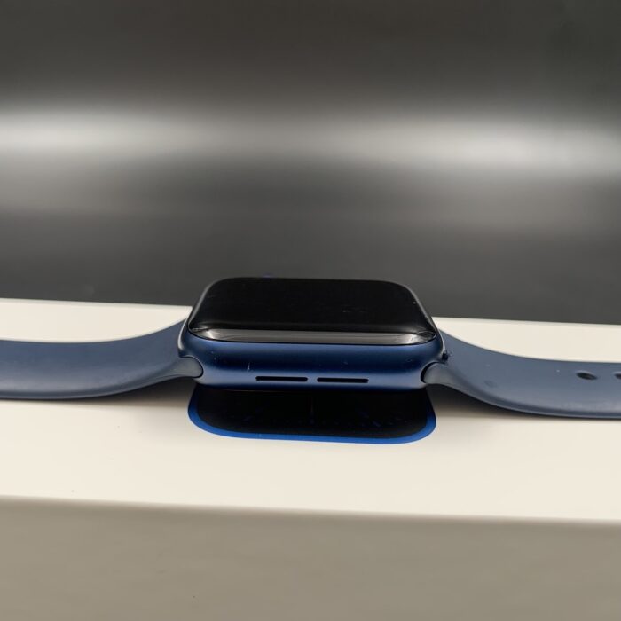 Apple Watch Series 6 40MM Blue - Image 4