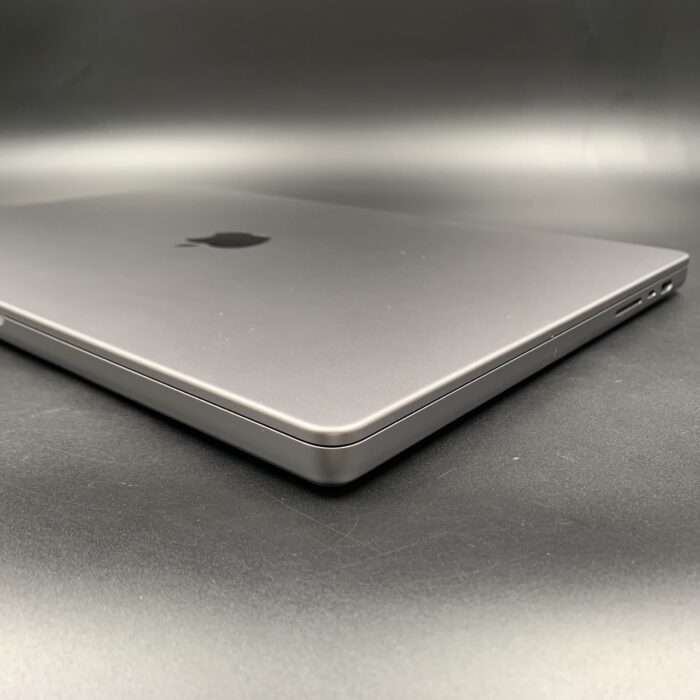 Macbook Pro 16" M1 Pro 1TB | 16GB Ram | Space Grey - Image 3