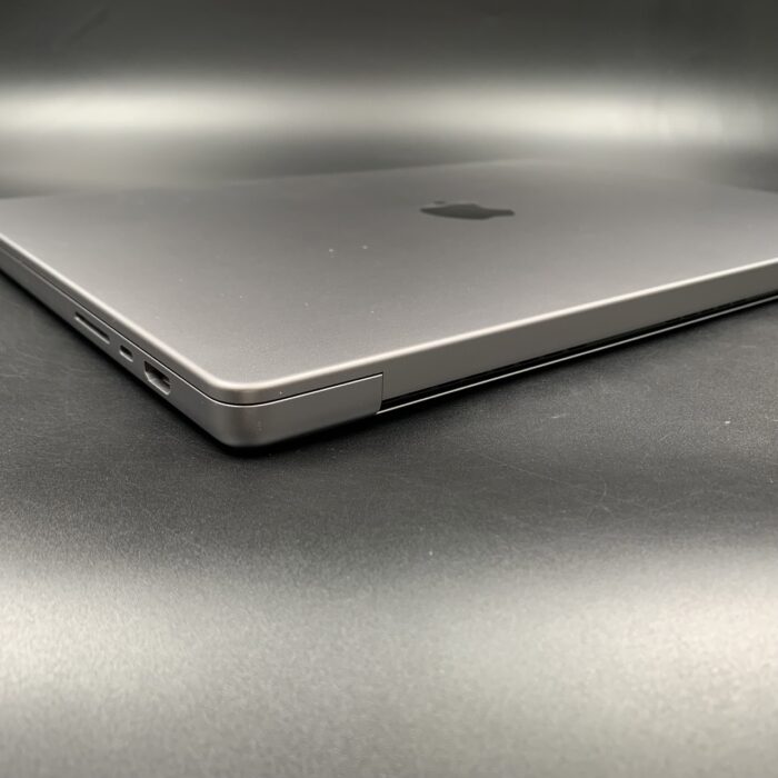 Macbook Pro 16" M1 Pro 1TB | 16GB Ram | Space Grey - Image 4