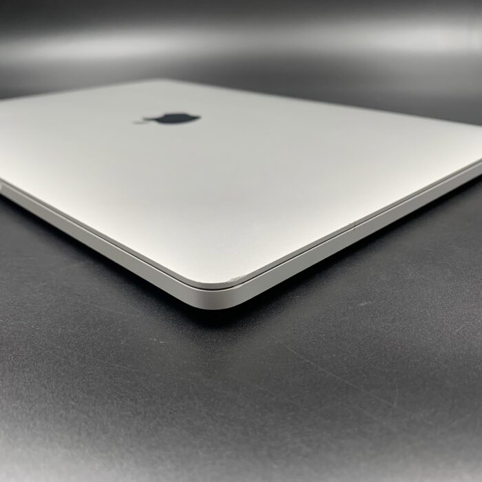 Macbook Pro M1 13" 256GB | 8GB Ram | Silver - Image 3