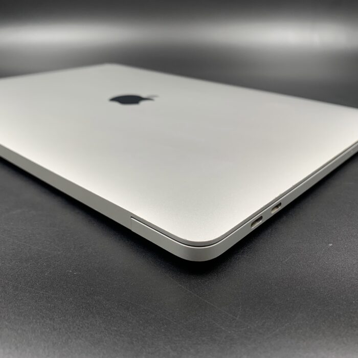 Macbook Pro M1 13" 256GB | 8GB Ram | Silver - Image 5